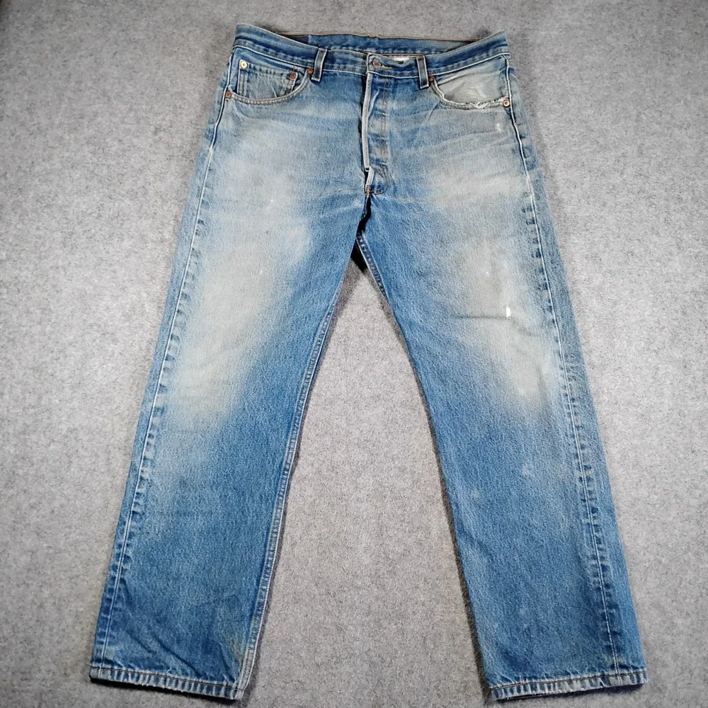Vintage Levis 501 Mens Light Wash Blue Straight Leg Button Fly Denim Jeans 34x28